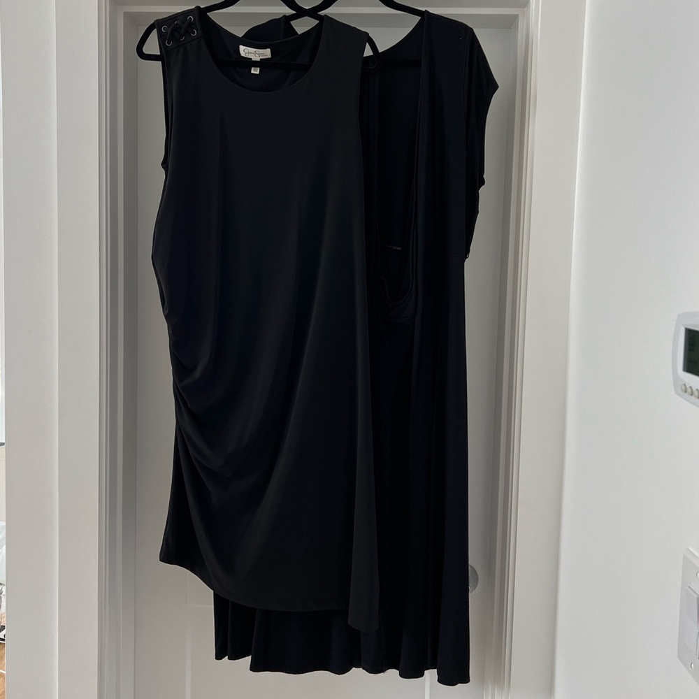 2 maternity dresses XL